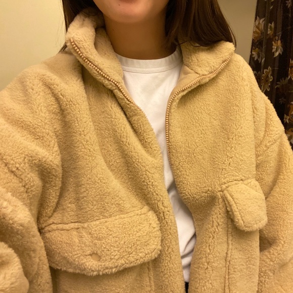 Urban Outfitters Teddy Coat - Picture 2 of 8